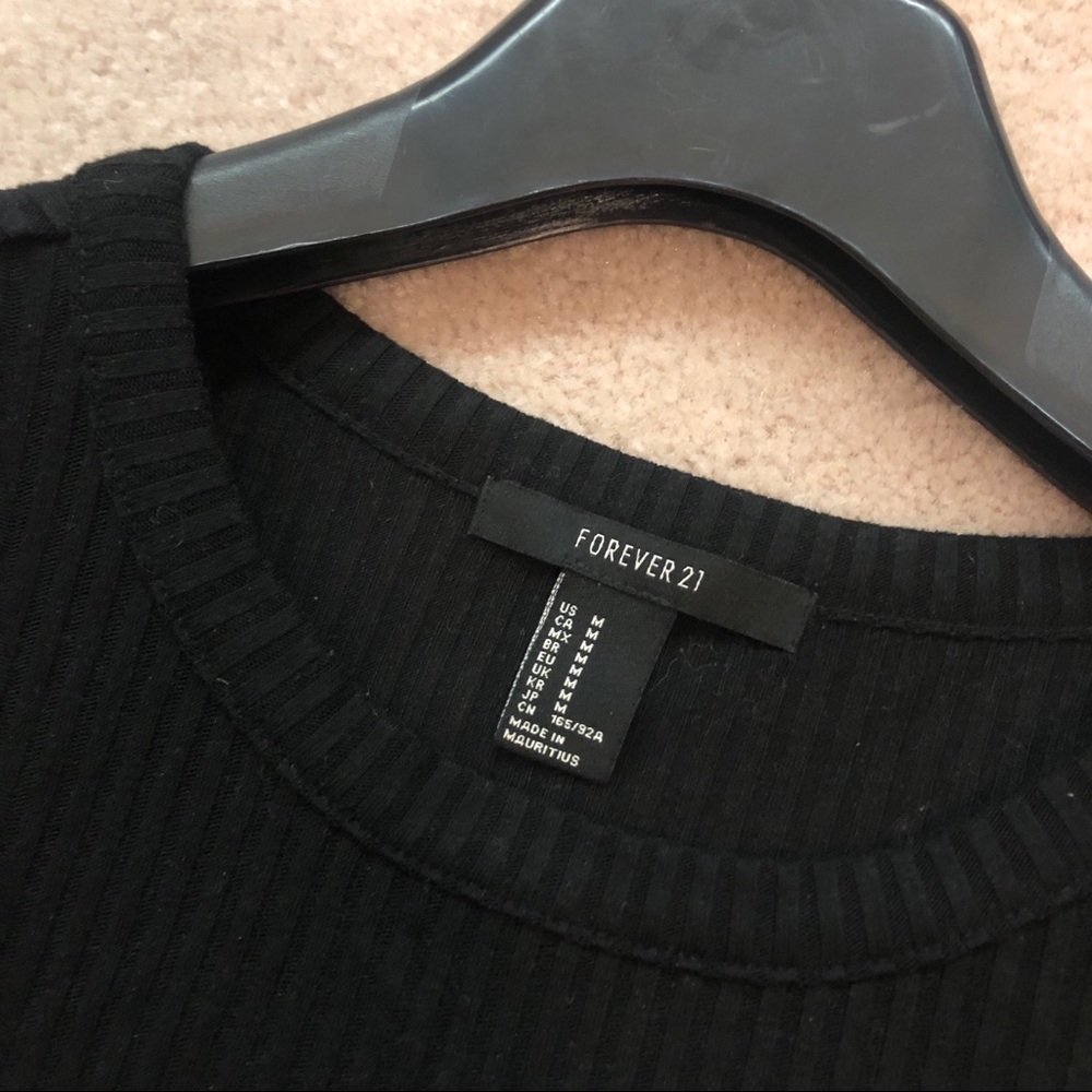 Forever21 Cropped Ribbed Tee - Picture 2 of 4